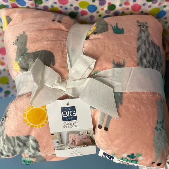 New! Set of 2 Llama Alpaca The Big One Decorative Plush Throw Pillows 16x16 - Picture 3 of 9